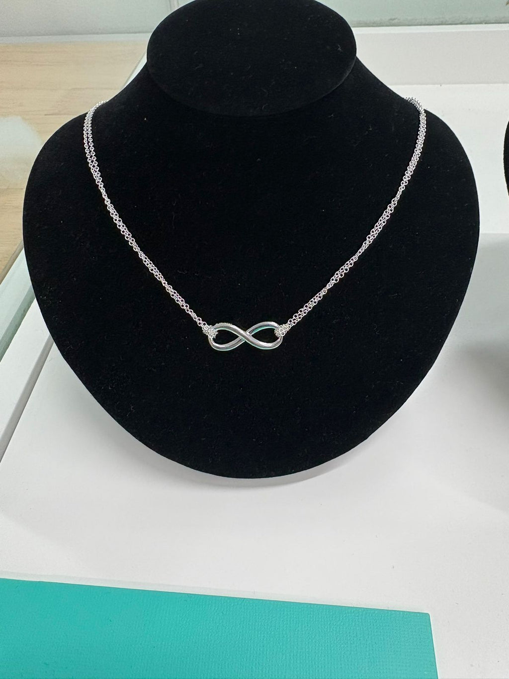 Collar Tiffany & Co. Infinity de Plata Fina - Doble Cadena PRELOVED
